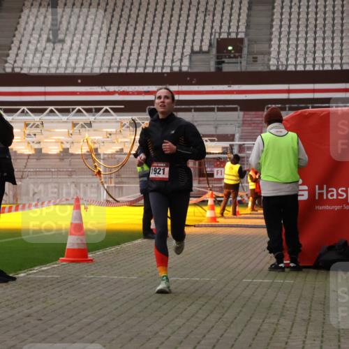08.12.2024 - St. Pauli X-Mass-Run No. 14 Yannick Fuchs http://msf.ph/oto/7472654 08.12.2024 09:52:19 Ziel 44, 1921, 2832 meine-sportfotos.de