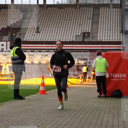 08.12.2024 - St. Pauli X-Mass-Run No. 14 Yannick Fuchs http://msf.ph/oto/7472661 08.12.2024 09:52:20 Ziel 44, 423, 1921, 2832 meine-sportfotos.de