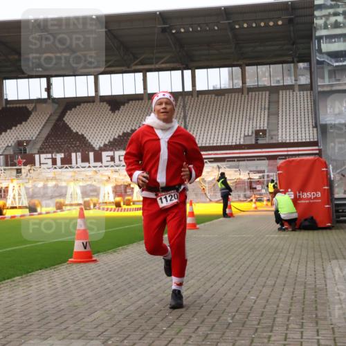 08.12.2024 - St. Pauli X-Mass-Run No. 14 Yannick Fuchs http://msf.ph/oto/7472951 08.12.2024 09:53:02 Ziel 1120 meine-sportfotos.de