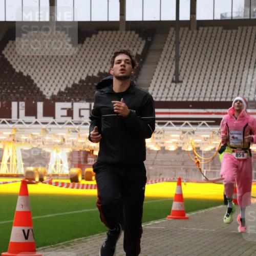 08.12.2024 - St. Pauli X-Mass-Run No. 14 Yannick Fuchs http://msf.ph/oto/7473255 08.12.2024 09:53:36 Ziel 183, 859, 1818, 2084, 2844, 3023 meine-sportfotos.de