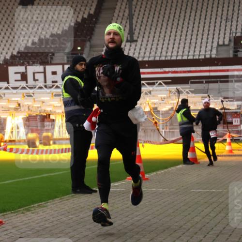 08.12.2024 - St. Pauli X-Mass-Run No. 14 Yannick Fuchs http://msf.ph/oto/7473368 08.12.2024 09:53:41 Ziel 859, 1818, 2844, 3023 meine-sportfotos.de