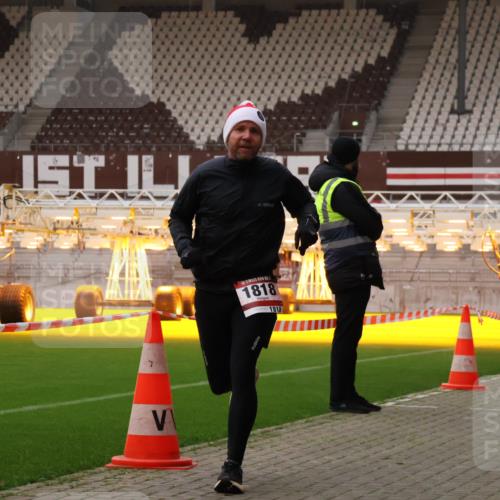08.12.2024 - St. Pauli X-Mass-Run No. 14 Yannick Fuchs http://msf.ph/oto/7473466 08.12.2024 09:53:46 Ziel 216, 859, 1818, 2844 meine-sportfotos.de