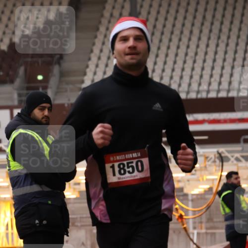 08.12.2024 - St. Pauli X-Mass-Run No. 14 Yannick Fuchs http://msf.ph/oto/7473647 08.12.2024 09:54:11 Ziel 216, 1718, 1850 meine-sportfotos.de