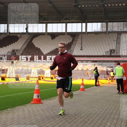 08.12.2024 - St. Pauli X-Mass-Run No. 14 Yannick Fuchs http://msf.ph/oto/7474145 08.12.2024 09:55:21 Ziel 691, 881, 907, 3300 meine-sportfotos.de