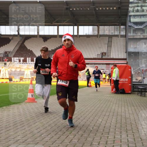 08.12.2024 - St. Pauli X-Mass-Run No. 14 Yannick Fuchs http://msf.ph/oto/7474455 08.12.2024 09:55:58 Ziel 415, 438, 1946, 2911, 3094 meine-sportfotos.de