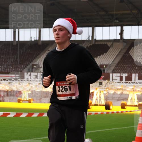 08.12.2024 - St. Pauli X-Mass-Run No. 14 Yannick Fuchs http://msf.ph/oto/7474760 08.12.2024 09:56:21 Ziel 799, 1852, 3256, 3261 meine-sportfotos.de