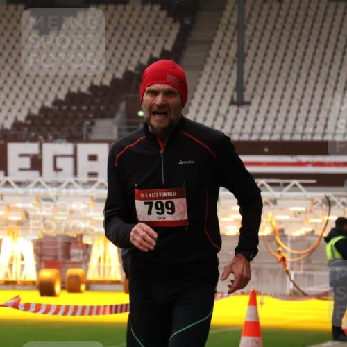 08.12.2024 - St. Pauli X-Mass-Run No. 14 Yannick Fuchs http://msf.ph/oto/7474885 08.12.2024 09:56:30 Ziel 288, 799, 2837, 2839, 3095, 3256, 3261 meine-sportfotos.de