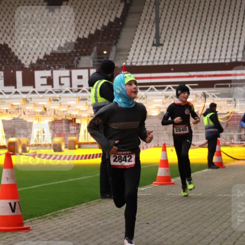 08.12.2024 - St. Pauli X-Mass-Run No. 14 Yannick Fuchs http://msf.ph/oto/7475671 08.12.2024 09:57:44 Ziel 391, 2840, 2842, 3258 meine-sportfotos.de