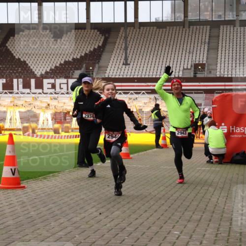 08.12.2024 - St. Pauli X-Mass-Run No. 14 Yannick Fuchs http://msf.ph/oto/7476093 08.12.2024 09:58:14 Ziel 55, 880, 1075, 1080, 1396, 1397, 1789, 2872, 2934, 2943, 2944, 3092, 3171 meine-sportfotos.de