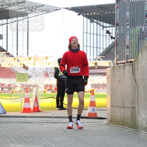 08.12.2024 - St. Pauli X-Mass-Run No. 14 H.Heesch http://msf.ph/oto/7486984 08.12.2024 09:48:15 Ziel 2986 meine-sportfotos.de