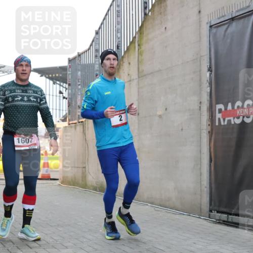 08.12.2024 - St. Pauli X-Mass-Run No. 14 H.Heesch http://msf.ph/oto/7487429 08.12.2024 09:51:27 Ziel 2, 2, 1607 meine-sportfotos.de