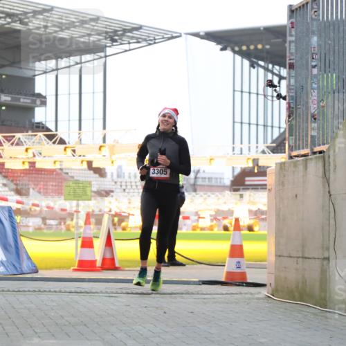 08.12.2024 - St. Pauli X-Mass-Run No. 14 H.Heesch http://msf.ph/oto/7488107 08.12.2024 09:52:51 Ziel 423, 2741, 2832, 2741, 3305 meine-sportfotos.de
