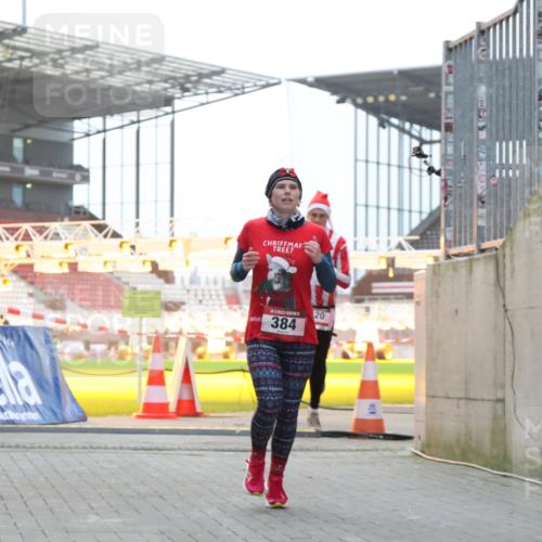 08.12.2024 - St. Pauli X-Mass-Run No. 14 H.Heesch http://msf.ph/oto/7491095 08.12.2024 09:57:15 Ziel 1741, 1754, 2956, 3139, 364, 384, 420, 3022 meine-sportfotos.de