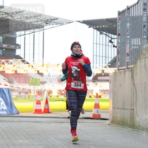 08.12.2024 - St. Pauli X-Mass-Run No. 14 H.Heesch http://msf.ph/oto/7491104 08.12.2024 09:57:15 Ziel 1741, 1754, 2956, 3139, 364, 384, 420, 3022 meine-sportfotos.de