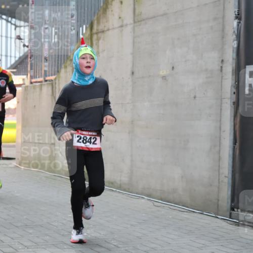 08.12.2024 - St. Pauli X-Mass-Run No. 14 H.Heesch http://msf.ph/oto/7491963 08.12.2024 09:57:55 Ziel 2840, 2842, 3258, 391, 2840, 2842 meine-sportfotos.de