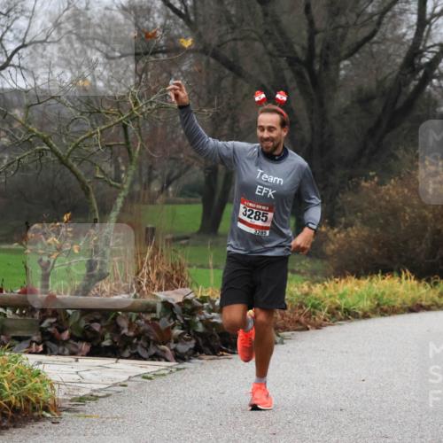 08.12.2024 - St. Pauli X-Mass-Run No. 14 Strokosch-Dieckow http://msf.ph/oto/7500682 08.12.2024 09:44:09 Laufen 3285, 3285, 14, 12 meine-sportfotos.de