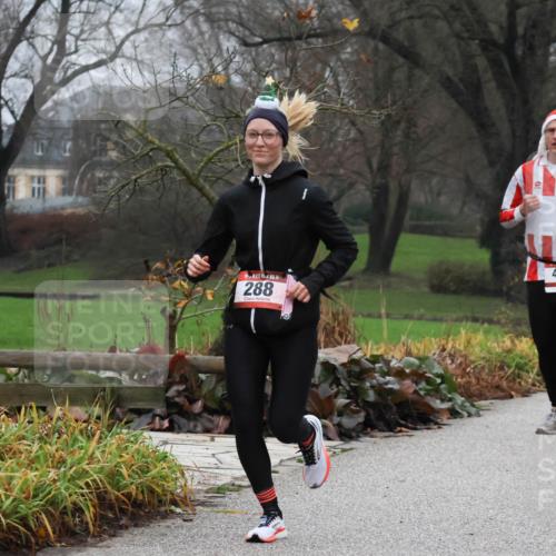 08.12.2024 - St. Pauli X-Mass-Run No. 14 Strokosch-Dieckow http://msf.ph/oto/7501343 08.12.2024 09:47:53 Laufen 288, 420, 420 meine-sportfotos.de