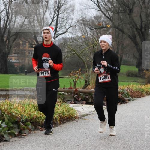 08.12.2024 - St. Pauli X-Mass-Run No. 14 Strokosch-Dieckow http://msf.ph/oto/7501473 08.12.2024 09:48:40 Laufen 14, 1075, 1080 meine-sportfotos.de