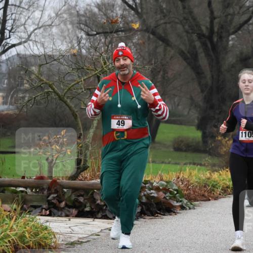 08.12.2024 - St. Pauli X-Mass-Run No. 14 Strokosch-Dieckow http://msf.ph/oto/7501603 08.12.2024 09:49:02 Laufen 49, 1105 meine-sportfotos.de