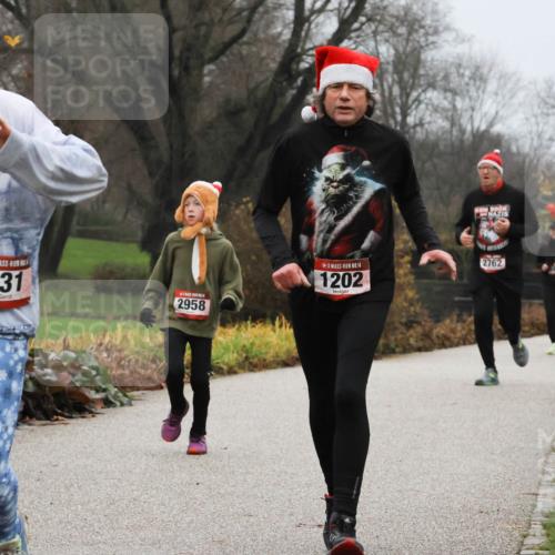 08.12.2024 - St. Pauli X-Mass-Run No. 14 Strokosch-Dieckow http://msf.ph/oto/7501792 08.12.2024 09:49:27 Laufen 431, 2958, 14, 1202, 2762 meine-sportfotos.de