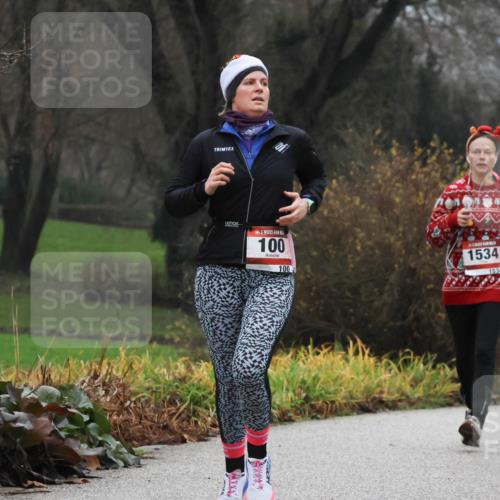08.12.2024 - St. Pauli X-Mass-Run No. 14 Strokosch-Dieckow http://msf.ph/oto/7501870 08.12.2024 09:49:47 Laufen 100, 100, 1534, 1534 meine-sportfotos.de