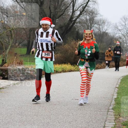 08.12.2024 - St. Pauli X-Mass-Run No. 14 Strokosch-Dieckow http://msf.ph/oto/7502083 08.12.2024 09:51:39 Laufen 345 meine-sportfotos.de