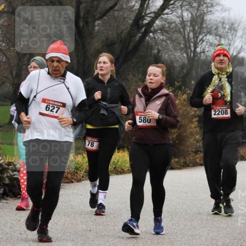 08.12.2024 - St. Pauli X-Mass-Run No. 14 Strokosch-Dieckow http://msf.ph/oto/7502515 08.12.2024 09:54:41 Laufen 634, 14, 627, 78, 580, 14, 2208, 3153 meine-sportfotos.de