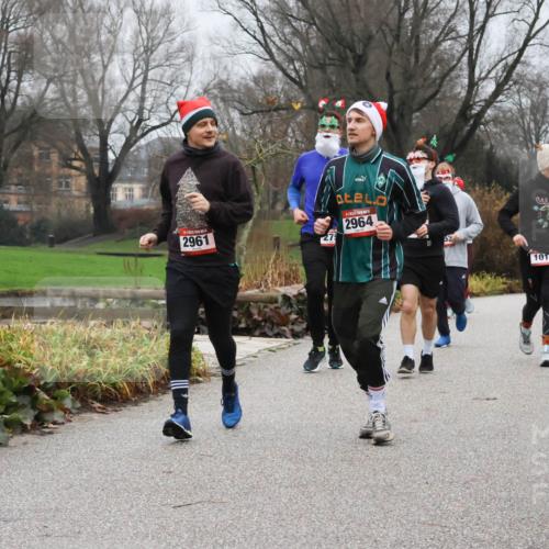08.12.2024 - St. Pauli X-Mass-Run No. 14 Strokosch-Dieckow http://msf.ph/oto/7502771 08.12.2024 09:56:34 Laufen 2961, 2964, 1016, 099, 101 meine-sportfotos.de