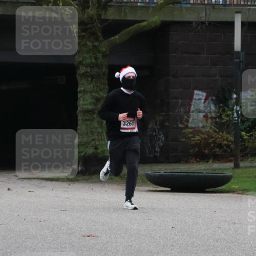08.12.2024 - St. Pauli X-Mass-Run No. 14 Strokosch-Dieckow http://msf.ph/oto/7504431 08.12.2024 09:37:04 Laufen 3261, 3261 meine-sportfotos.de