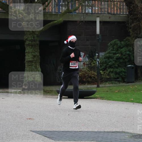 08.12.2024 - St. Pauli X-Mass-Run No. 14 Strokosch-Dieckow http://msf.ph/oto/7504432 08.12.2024 09:37:05 Laufen 3261, 3261 meine-sportfotos.de