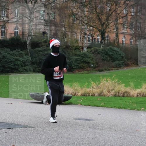 08.12.2024 - St. Pauli X-Mass-Run No. 14 Strokosch-Dieckow http://msf.ph/oto/7504440 08.12.2024 09:37:07 Laufen 3261, 3261, 22 meine-sportfotos.de