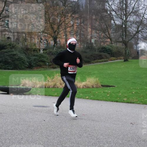 08.12.2024 - St. Pauli X-Mass-Run No. 14 Strokosch-Dieckow http://msf.ph/oto/7504446 08.12.2024 09:37:08 Laufen 3261, 3261 meine-sportfotos.de