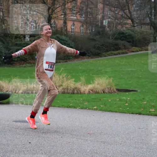 08.12.2024 - St. Pauli X-Mass-Run No. 14 Strokosch-Dieckow http://msf.ph/oto/7504471 08.12.2024 09:37:15 Laufen 183 meine-sportfotos.de