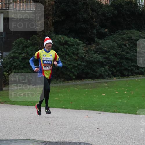 08.12.2024 - St. Pauli X-Mass-Run No. 14 Strokosch-Dieckow http://msf.ph/oto/7504482 08.12.2024 09:37:17 Laufen 2757 meine-sportfotos.de