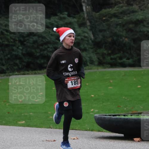 08.12.2024 - St. Pauli X-Mass-Run No. 14 Strokosch-Dieckow http://msf.ph/oto/7504511 08.12.2024 09:37:21 Laufen 185 meine-sportfotos.de