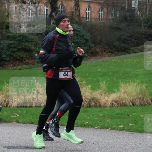 08.12.2024 - St. Pauli X-Mass-Run No. 14 Strokosch-Dieckow http://msf.ph/oto/7504534 08.12.2024 09:37:24 Laufen 44 meine-sportfotos.de