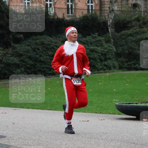 08.12.2024 - St. Pauli X-Mass-Run No. 14 Strokosch-Dieckow http://msf.ph/oto/7504575 08.12.2024 09:37:31 Laufen 1120 meine-sportfotos.de