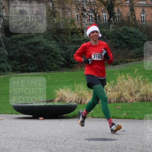 08.12.2024 - St. Pauli X-Mass-Run No. 14 Strokosch-Dieckow http://msf.ph/oto/7504759 08.12.2024 09:38:27 Laufen 415, 3162 meine-sportfotos.de