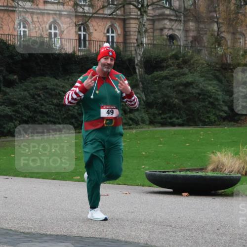 08.12.2024 - St. Pauli X-Mass-Run No. 14 Strokosch-Dieckow http://msf.ph/oto/7505029 08.12.2024 09:39:13 Laufen 49 meine-sportfotos.de