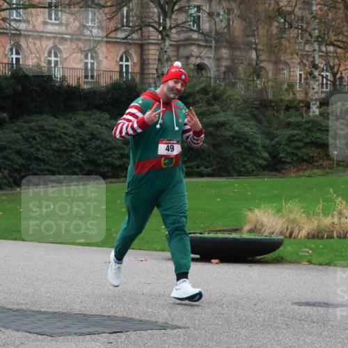 08.12.2024 - St. Pauli X-Mass-Run No. 14 Strokosch-Dieckow http://msf.ph/oto/7505031 08.12.2024 09:39:13 Laufen 49 meine-sportfotos.de