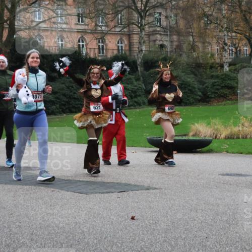 08.12.2024 - St. Pauli X-Mass-Run No. 14 Strokosch-Dieckow http://msf.ph/oto/7505776 08.12.2024 09:41:05 Laufen 2808, 80, 3071, 621, 0, 698 meine-sportfotos.de