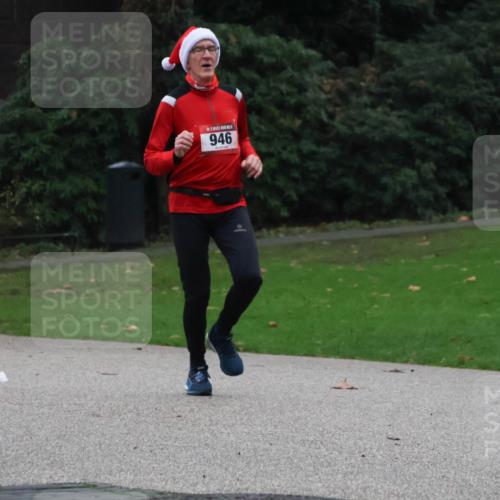 08.12.2024 - St. Pauli X-Mass-Run No. 14 Strokosch-Dieckow http://msf.ph/oto/7505880 08.12.2024 09:41:17 Laufen 946 meine-sportfotos.de