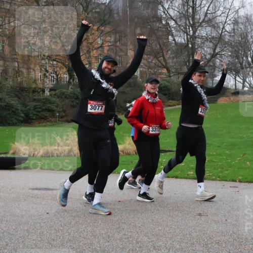 08.12.2024 - St. Pauli X-Mass-Run No. 14 Strokosch-Dieckow http://msf.ph/oto/7506090 08.12.2024 09:41:49 Laufen 255, 325, 325, 3077, 331, 3317, 331, 891 meine-sportfotos.de