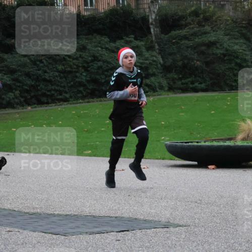 08.12.2024 - St. Pauli X-Mass-Run No. 14 Strokosch-Dieckow http://msf.ph/oto/7506552 08.12.2024 09:42:59 Laufen 2894 meine-sportfotos.de