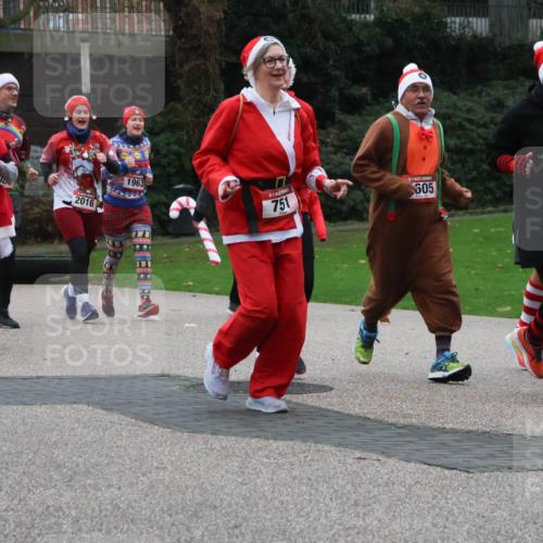 08.12.2024 - St. Pauli X-Mass-Run No. 14 Strokosch-Dieckow http://msf.ph/oto/7506976 08.12.2024 09:43:59 Laufen 690, 751, 605, 887 meine-sportfotos.de