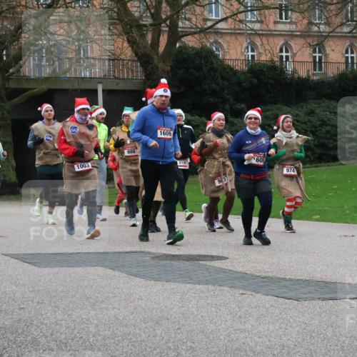 08.12.2024 - St. Pauli X-Mass-Run No. 14 Strokosch-Dieckow http://msf.ph/oto/7507039 08.12.2024 09:44:07 Laufen 3041, 1297, 1003, 986, 1609, 3107, 93, 608, 974 meine-sportfotos.de