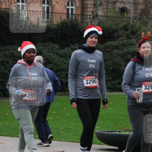 08.12.2024 - St. Pauli X-Mass-Run No. 14 Strokosch-Dieckow http://msf.ph/oto/7507853 08.12.2024 09:47:58 Laufen 3290, 3295, 6297 meine-sportfotos.de