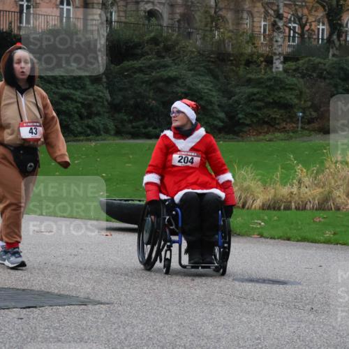 08.12.2024 - St. Pauli X-Mass-Run No. 14 Strokosch-Dieckow http://msf.ph/oto/7508013 08.12.2024 09:52:24 Laufen 43, 204 meine-sportfotos.de