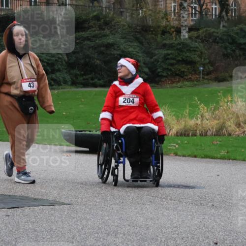 08.12.2024 - St. Pauli X-Mass-Run No. 14 Strokosch-Dieckow http://msf.ph/oto/7508015 08.12.2024 09:52:24 Laufen 43, 14, 204 meine-sportfotos.de