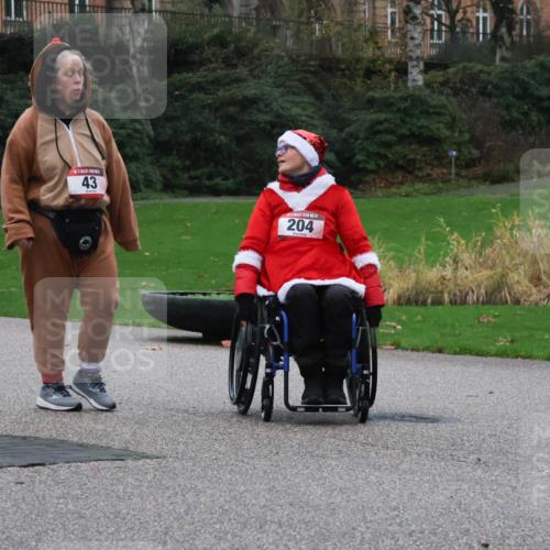 08.12.2024 - St. Pauli X-Mass-Run No. 14 Strokosch-Dieckow http://msf.ph/oto/7508018 08.12.2024 09:52:24 Laufen 43, 204 meine-sportfotos.de